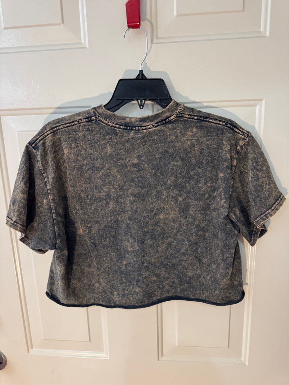 Gildan Washed Black Cropped Crewneck Tee - Size M - 100% cotton - Picture 3 of 3